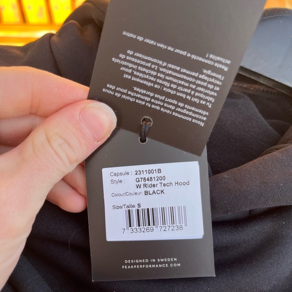 Peak Performance Hoodie - Picture 5 of 5